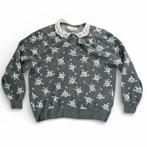 Vintage Lady Manhattan Floral Sweatshirt Lace Collar Cottagecore